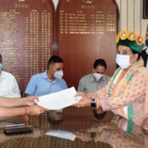 Pratibha Singh files nomination papers for Mandi parliament seat