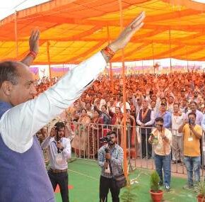 CM exhorts BJP workers to work with dedication and commitment