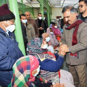 CM announces Rs 10,000 as apparel allowance to   old age home inmates