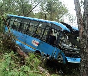 Thirty five injured in a bus accident near Karsog