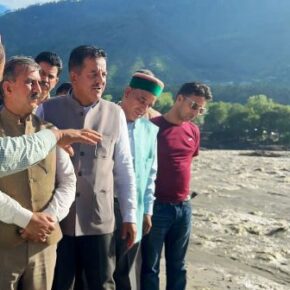 Clear sky helps in relief and restoration work in Himachal ; Air Lifting of tourists abandoned due to snowfall