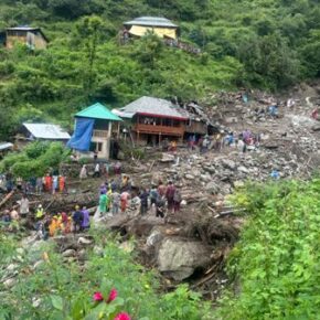 Hopes of rescuing more than forty people alive missing after flash floods receding