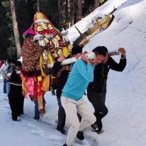 Heavy snowfall and rain hit several Districts of Himachal Pradesh