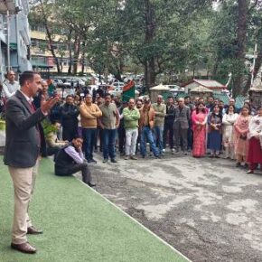 HPU teachers and staff protest salary delay, boycott classes