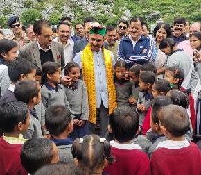 CM emphasizes on practical learning during surprise visit to Kullu School
