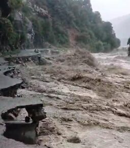 Flash floods damage, highways, houses and bridges in Kullu – Manali
